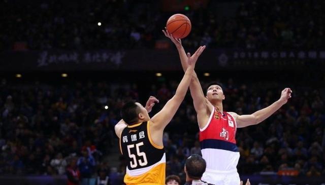 罗马诺：拉莫斯仍想参加世界杯，他愿意去意甲球队